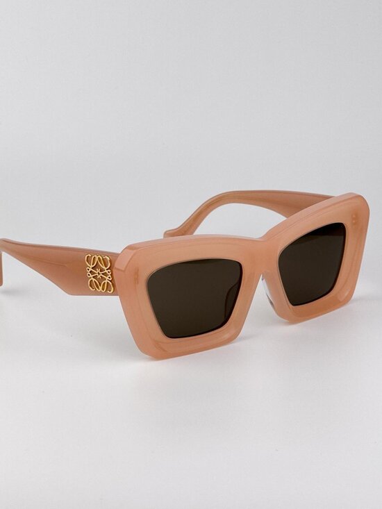 Loewe Women Sunglasses – Nude Pink/Brown Cat Eye Frame (LW40145F 72E) main image 5